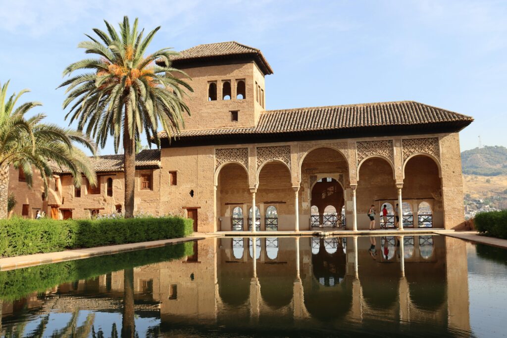 La Alhambra, joya andalusí declarada Patrimonio de la Humanidad.